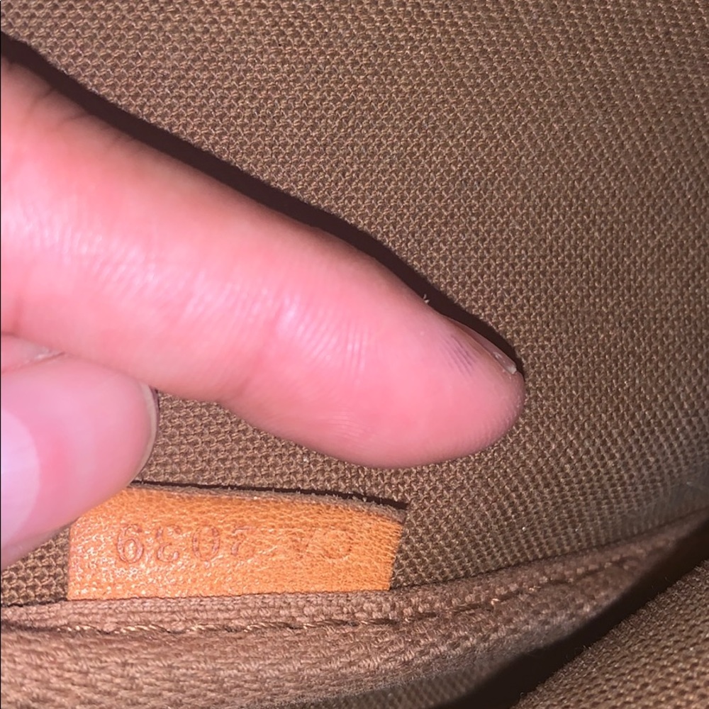 louis vuitton monogram pochette - Picture 9 of 10